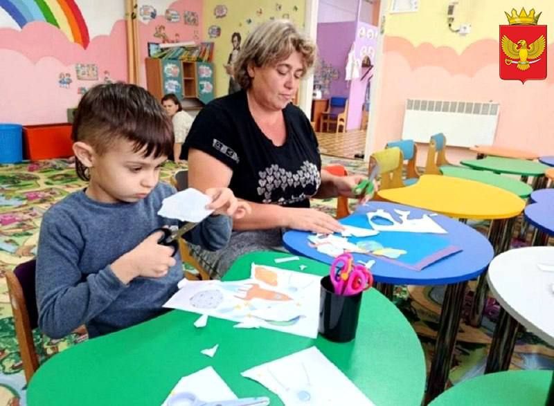 Каждый день в ГБУ ОО ЗО "Новоалексеевская школа-детский сад" наполнен познавательными мероприятиями - педагоги стараются разнообразить школьные будни ребят и способствовать разностороннему развитию