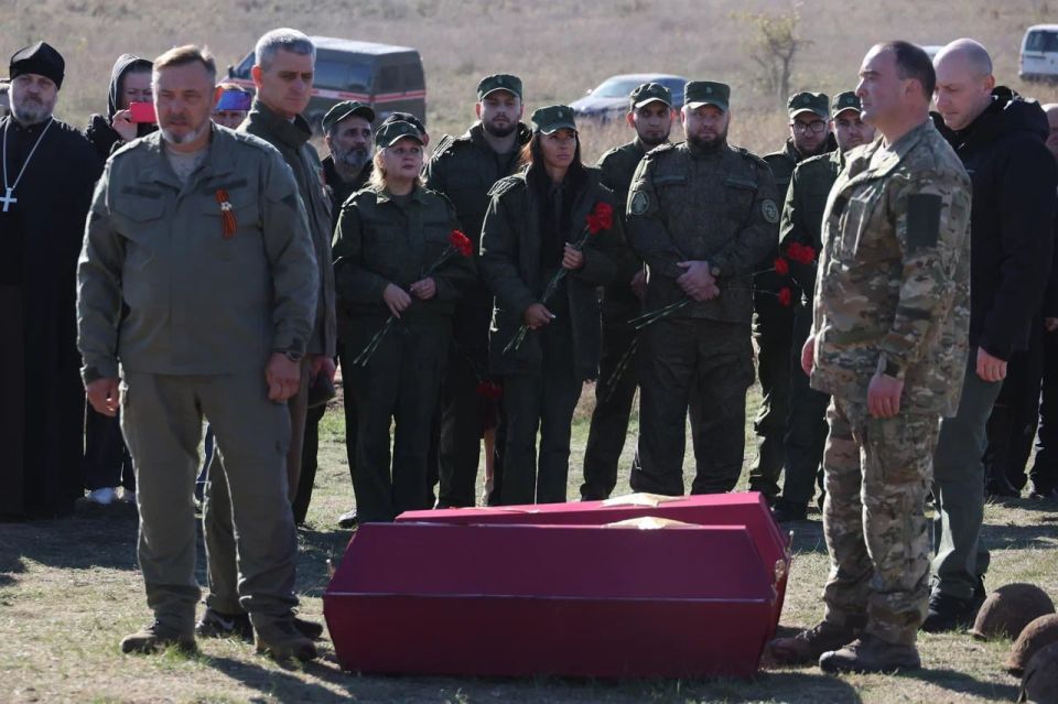 Руководитель следственного управления СК России по Запорожской области принял участие в церемонии перезахоронения останков воинов Великой Отечественной войны Руководитель следственного управления СК России по Запорожской области принял участие в церемонии перезахоронения останков воинов Великой Отечественной войны