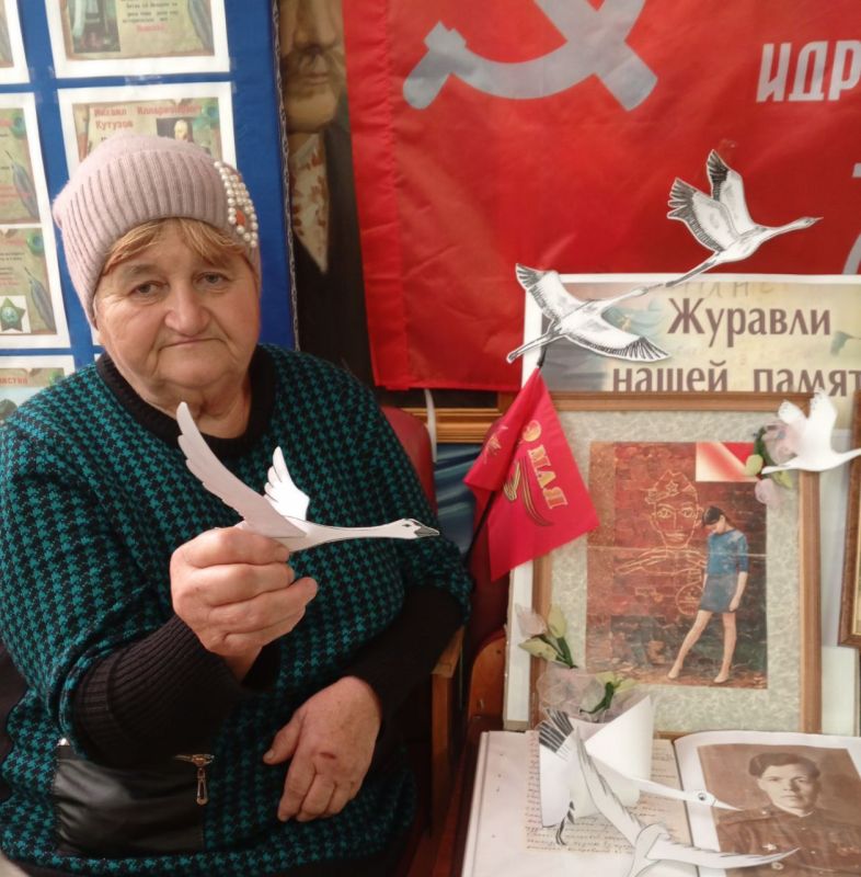 «Летят в бессмертье журавли…» «Летят в бессмертье журавли…»