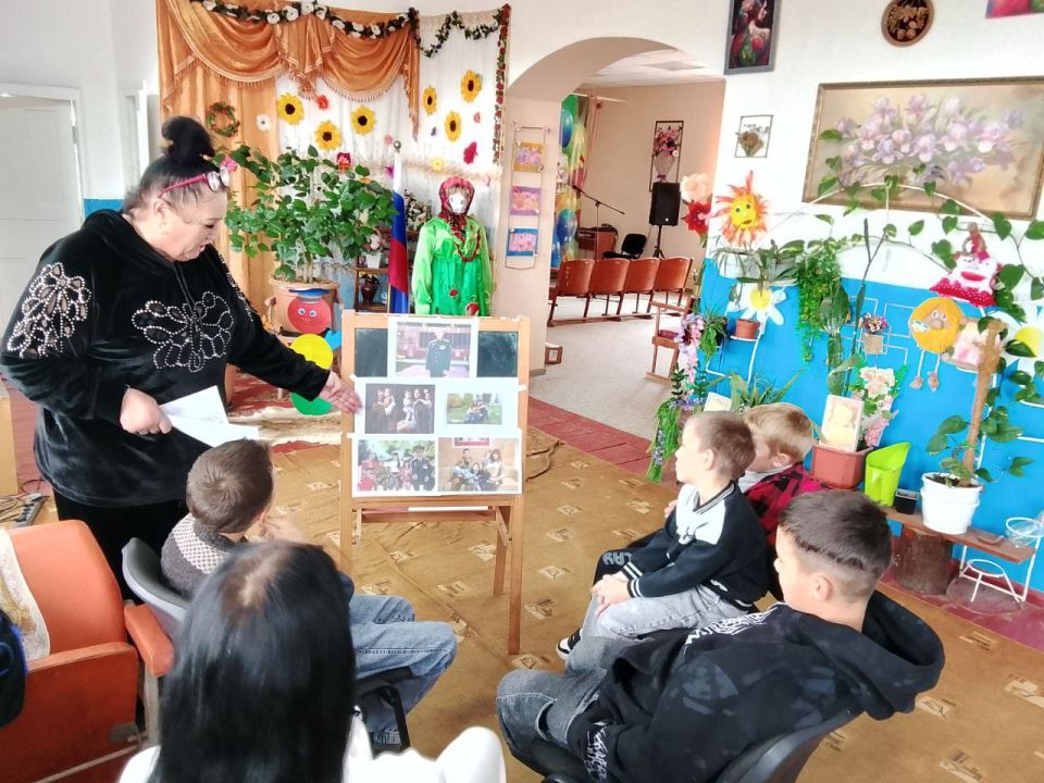 В СК.с.Солёное состоялся Час истории, посвященный году Защитника отечества "История из жизни семьи СВО" В СК.с.Солёное состоялся Час истории, посвященный году Защитника отечества "История из жизни семьи СВО"