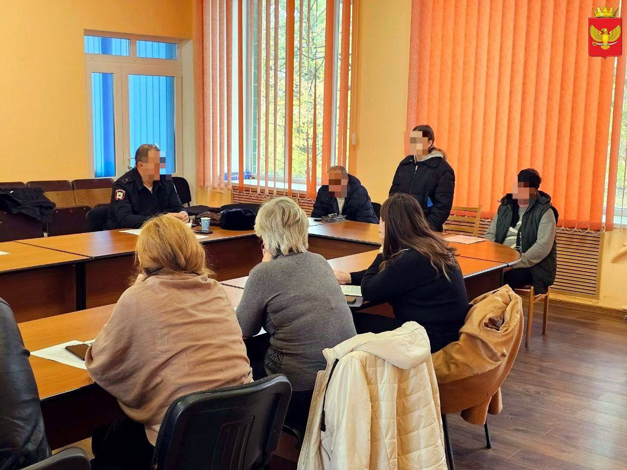 21 октября в малом зале администрации Приморского муниципального округа состоялось очередное заседание комиссии по делам несовершеннолетних и защите их прав, в котором принял участие представитель КДНиЗП при Правительстве... 21 октября в малом зале администрации Приморского муниципального округа состоялось очередное заседание комиссии по делам несовершеннолетних и защите их прав, в котором принял участие представитель КДНиЗП при Правительстве...