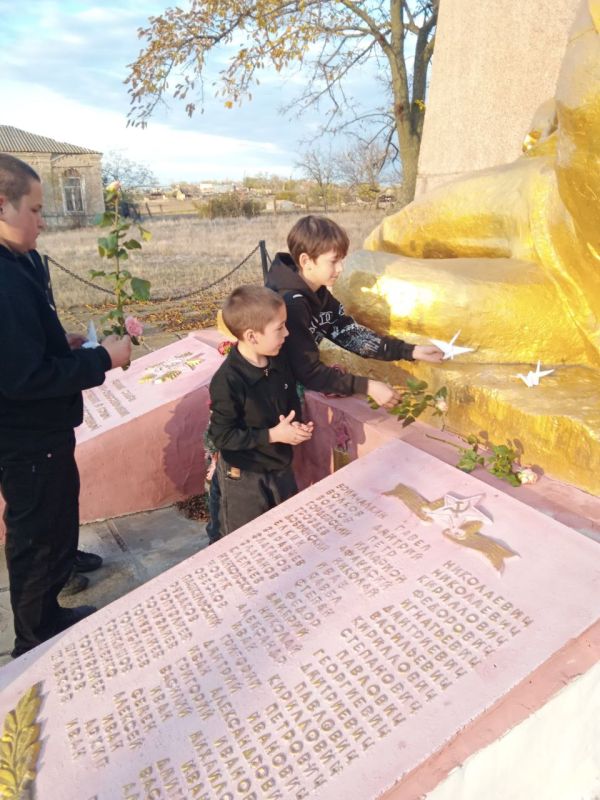 Ежегодно 22 октября в России отмечают "День Белых журавлей " Ежегодно 22 октября в России отмечают "День Белых журавлей "