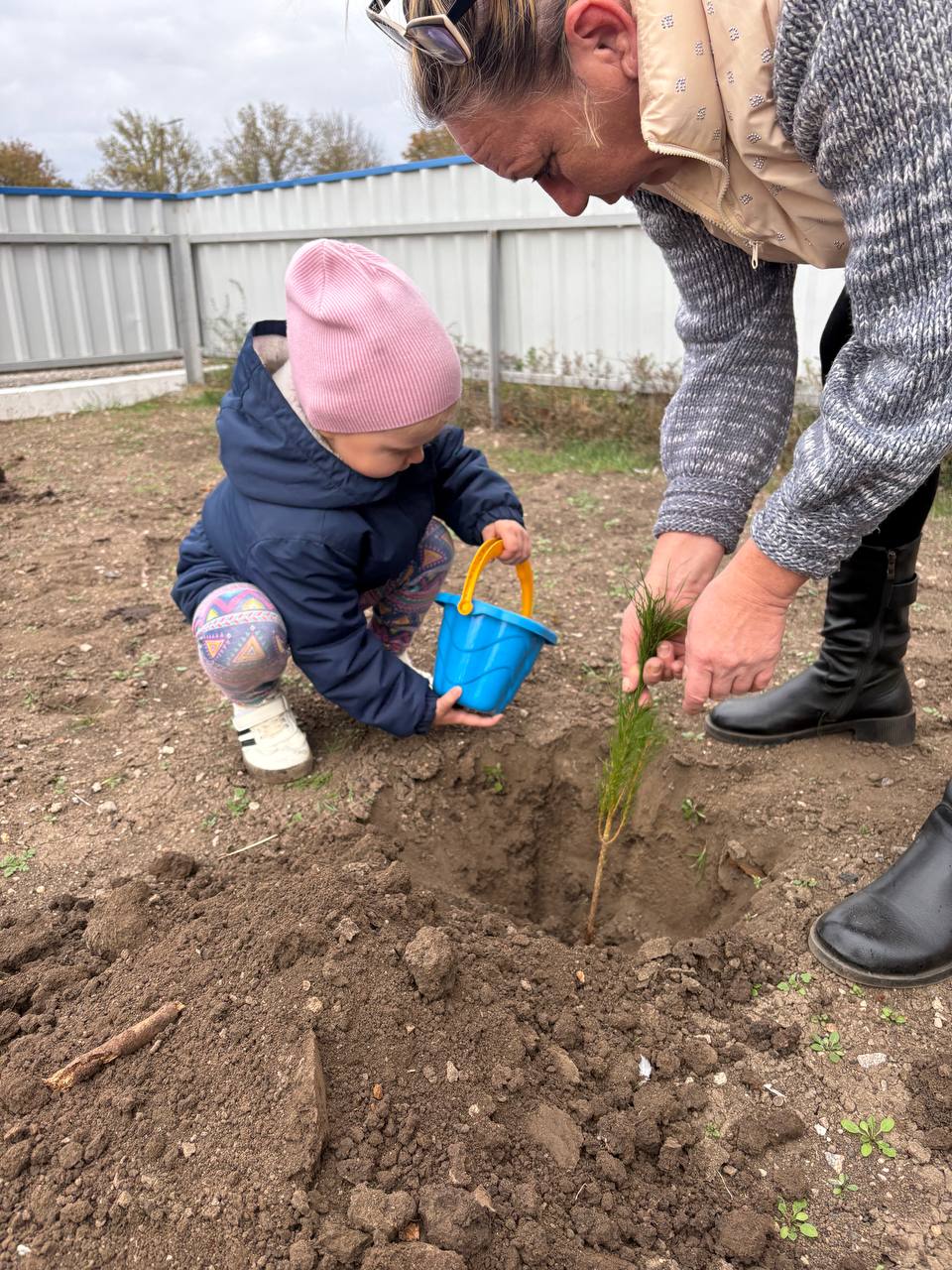 «У каждого малыша — своё дерево!»: акция по озеленению в селе Долинское «У каждого малыша — своё дерево!»: акция по озеленению в селе Долинское