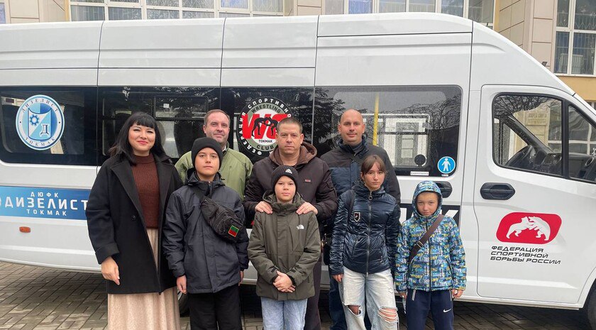 Ребята из Токмака отправились на оздоровление в санаторий «Бердянский»