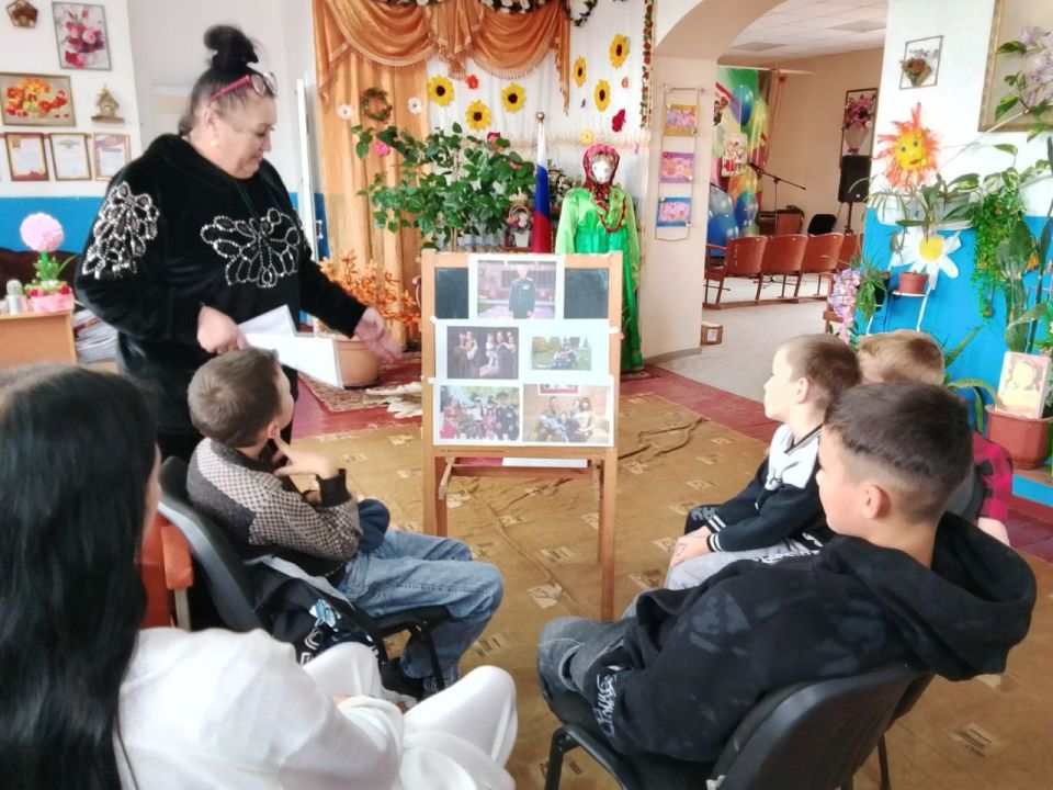 В СК.с.Солёное состоялся Час истории, посвященный году Защитника отечества "История из жизни семьи СВО" В СК.с.Солёное состоялся Час истории, посвященный году Защитника отечества "История из жизни семьи СВО"