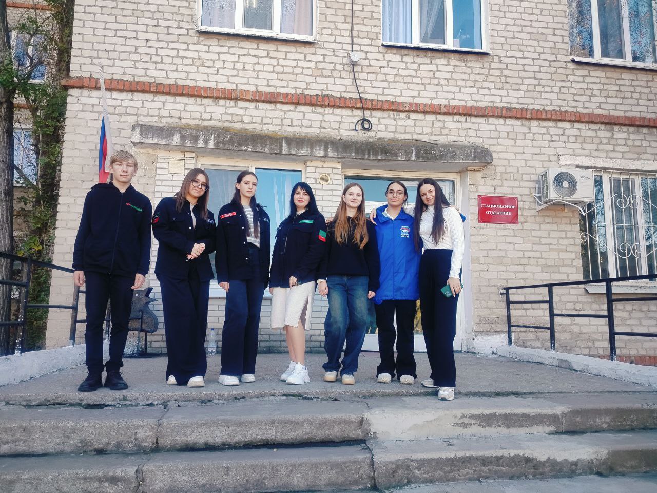 Молодогвардейцы и активисты ЮгМолодой сделали доброе дело вместе!