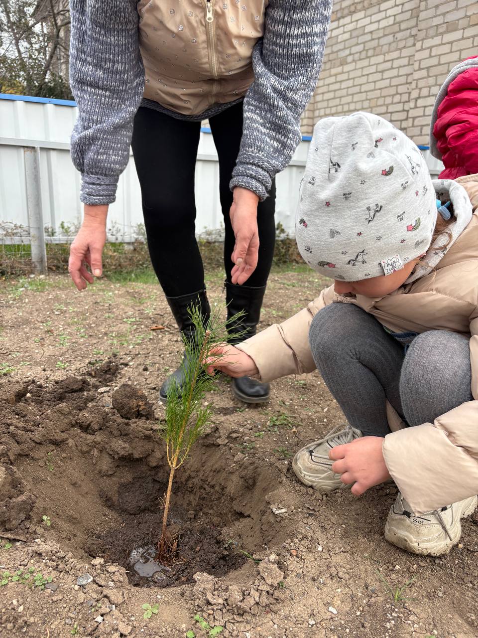 «У каждого малыша — своё дерево!»: акция по озеленению в селе Долинское «У каждого малыша — своё дерево!»: акция по озеленению в селе Долинское