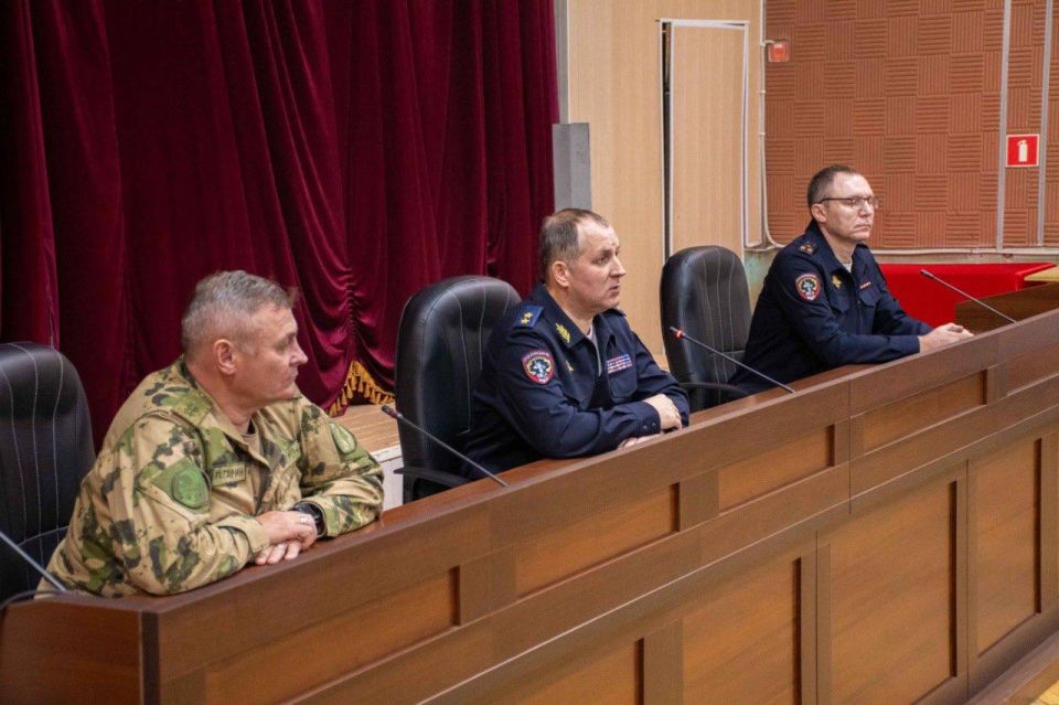 Генерал-лейтенант полиции Вадим Казьмин посетил Запорожскую область Генерал-лейтенант полиции Вадим Казьмин посетил Запорожскую область