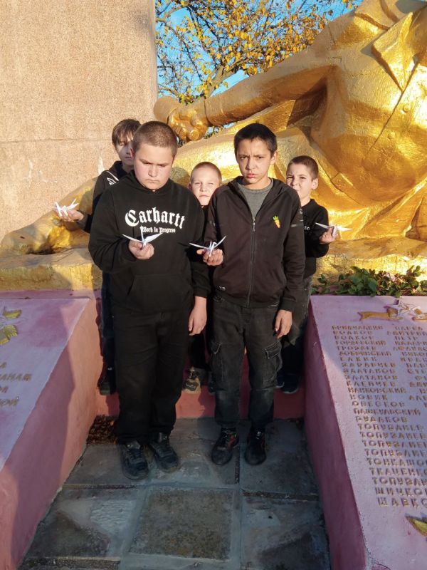 Ежегодно 22 октября в России отмечают "День Белых журавлей " Ежегодно 22 октября в России отмечают "День Белых журавлей "