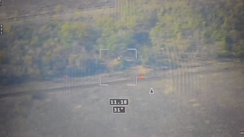 Расчет барражирующего боеприпаса "Ланцет" 4 военной базы уничтожил гаубицу всу Д-30 на позиции вместе с ее расчетом в н.п. Широкое, Запорожское направлении