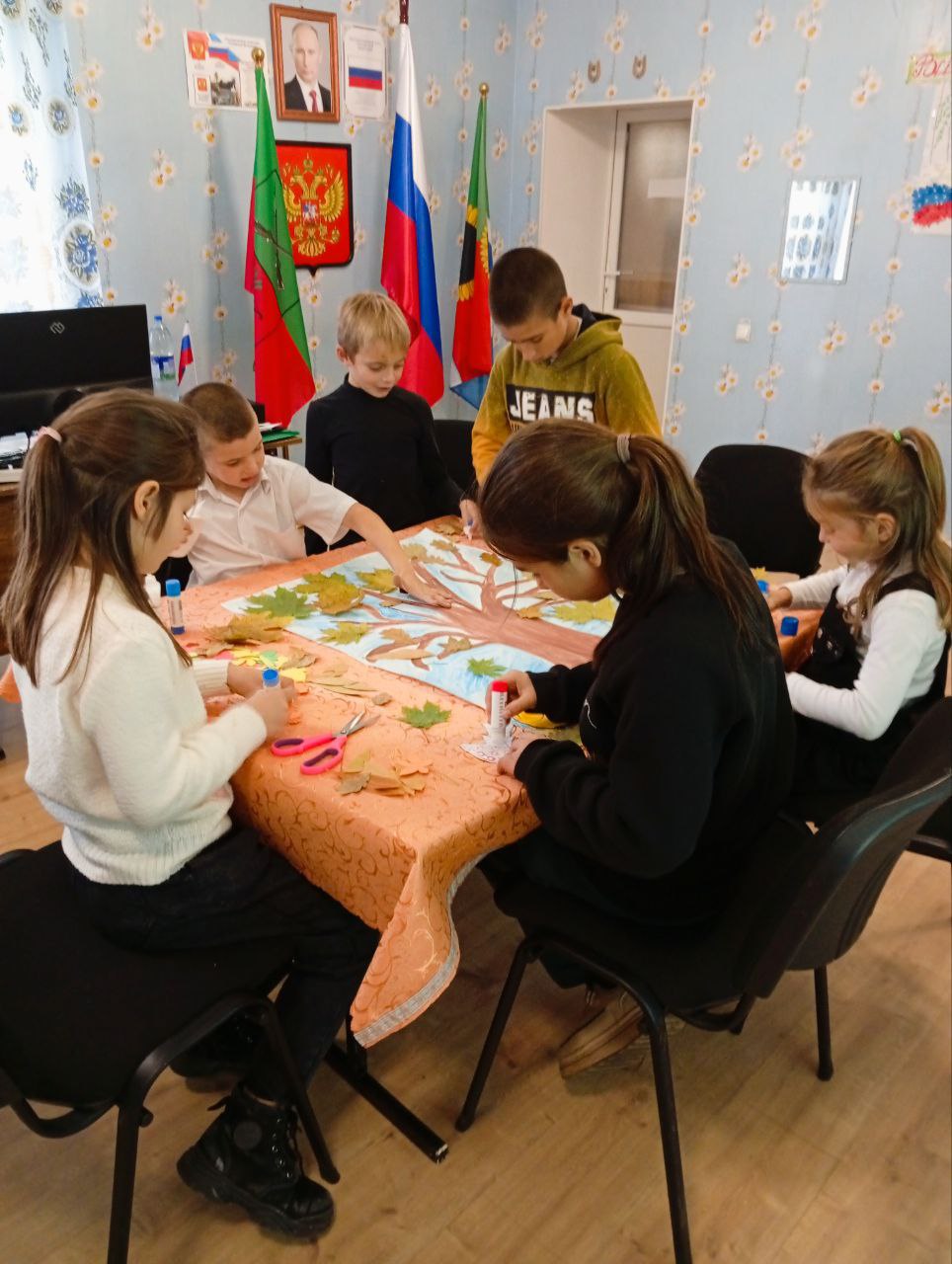 "Сказочная осень из листьев" "Сказочная осень из листьев"