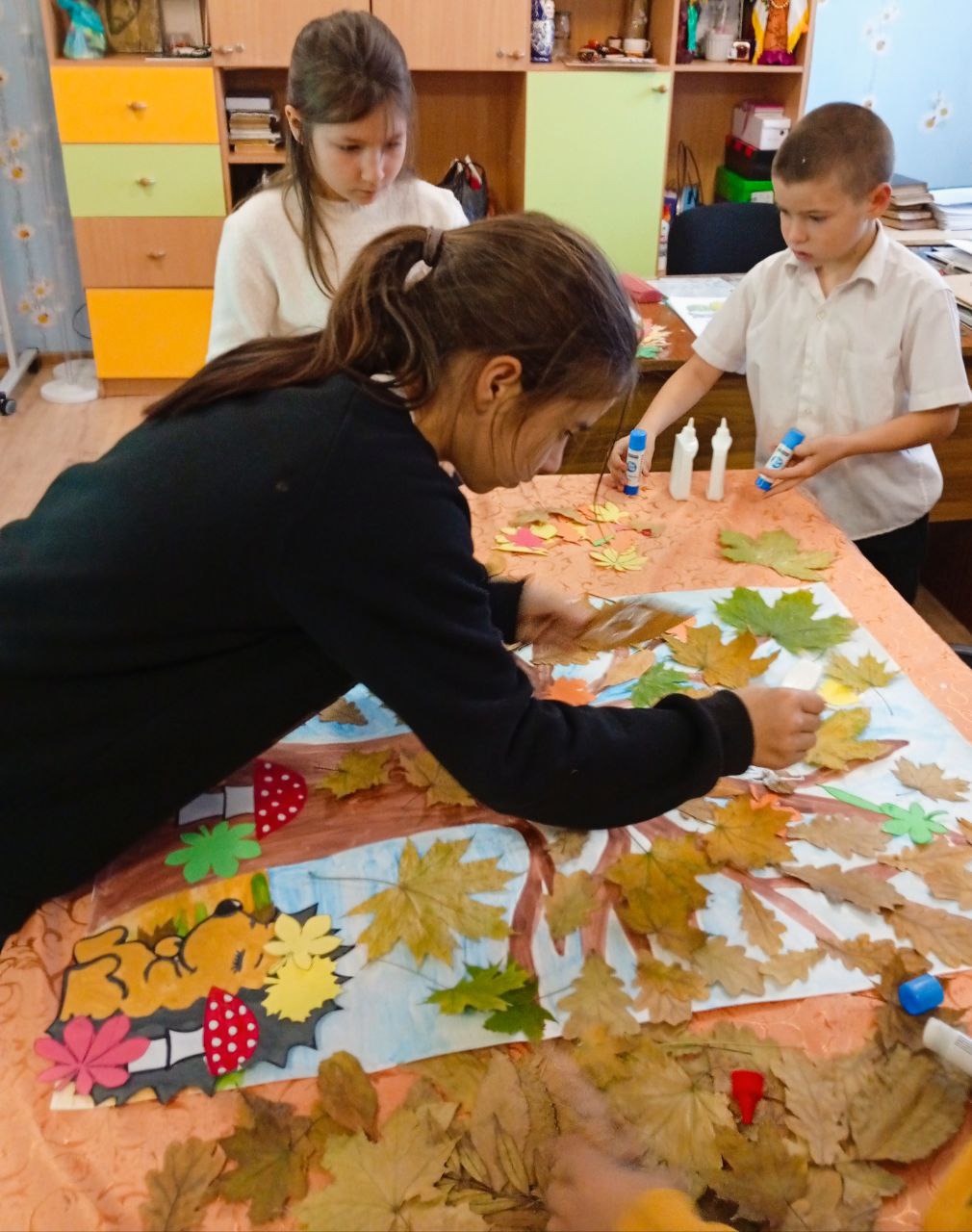 "Сказочная осень из листьев" "Сказочная осень из листьев"