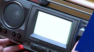 Клоуны в Верховной Раде предложили запретить писать имена в паспортах "по-русски"