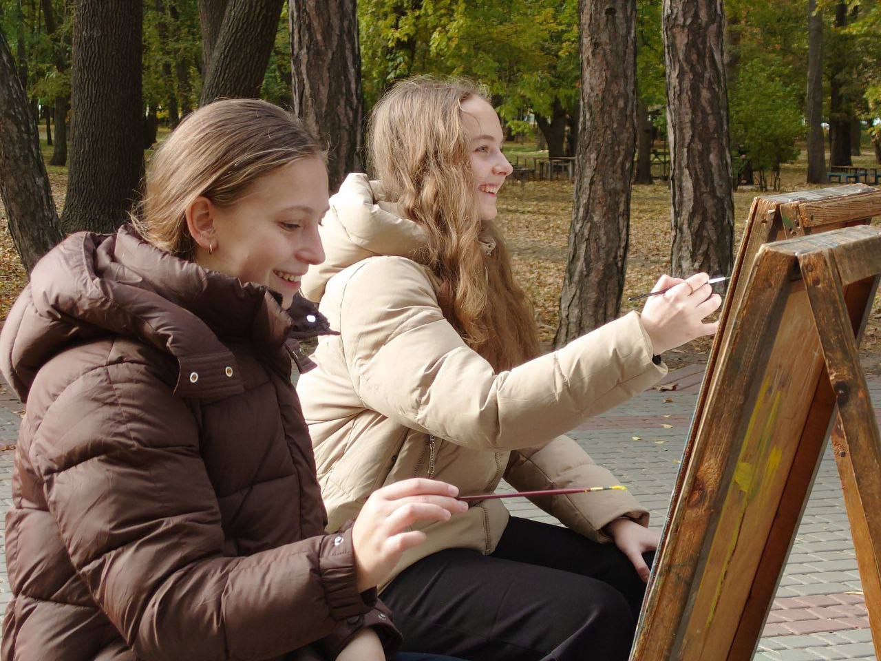 Юные таланты пленэра "Городская палитра" рисуют любимый город! Юные таланты пленэра "Городская палитра" рисуют любимый город!