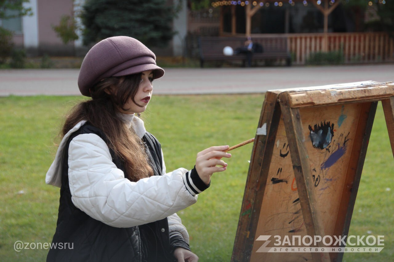 В Мелитополе прошел пленэр «Городская палитра» В Мелитополе прошел пленэр «Городская палитра»