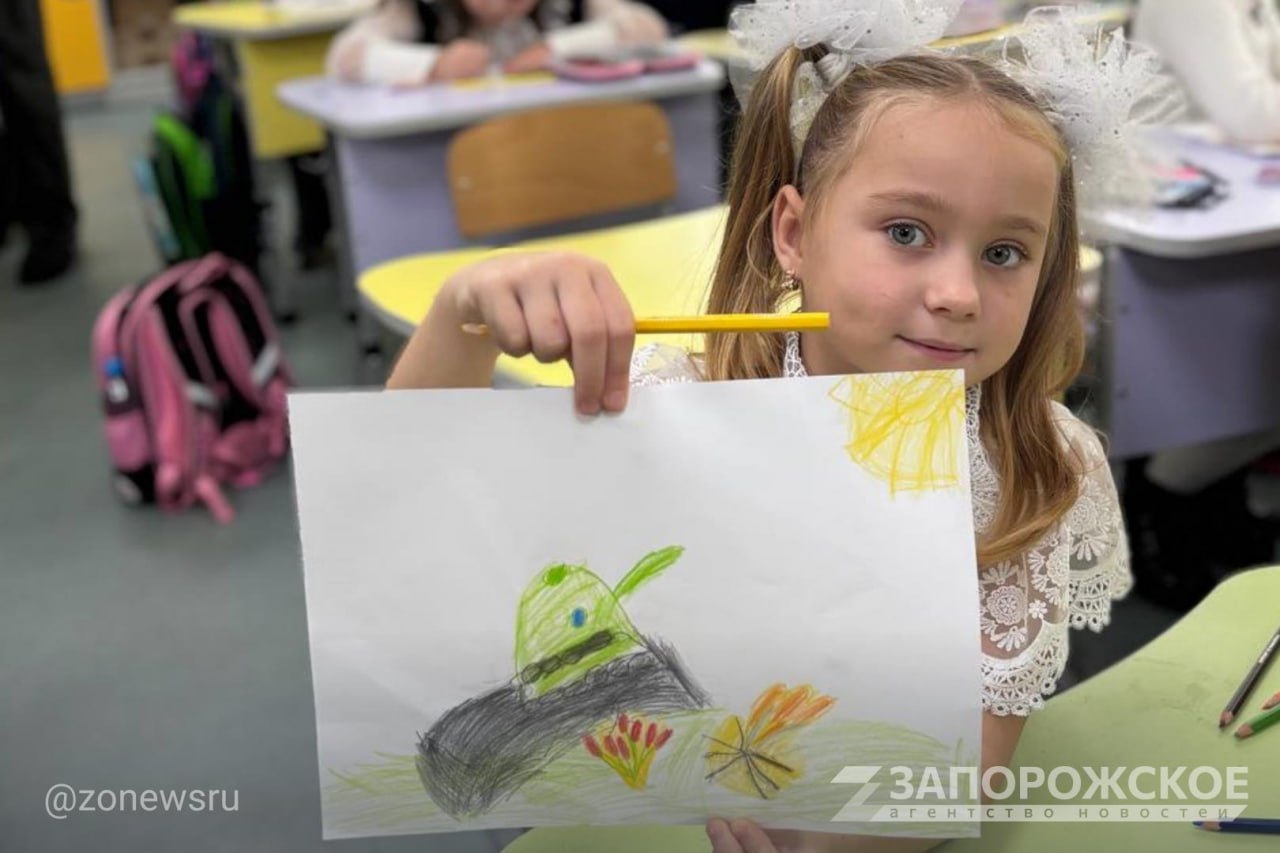 Молодежь Мелитополя изготовила открытки для бойцов СВО Молодежь Мелитополя изготовила открытки для бойцов СВО