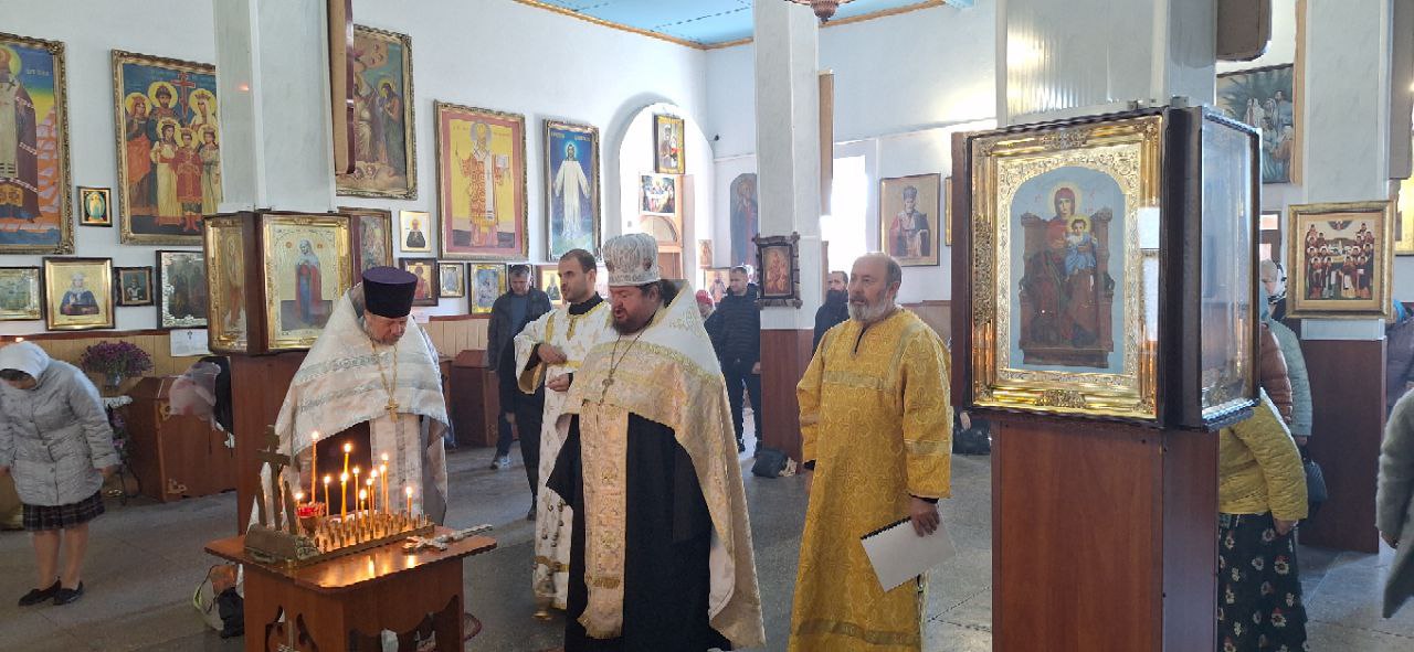 ПАМЯТЬ СИЛЬНЕЕ ВРЕМЕНИ. 26 октября в г. Васильевка состоялась панихида по воинам-освободителям, которые в эти дни в 1943 году, ценой огромных потерь, освободили наш город от фашистской оккупации ПАМЯТЬ СИЛЬНЕЕ ВРЕМЕНИ. 26 октября в г. Васильевка состоялась панихида по воинам-освободителям, которые в эти дни в 1943 году, ценой огромных потерь, освободили наш город от фашистской оккупации
