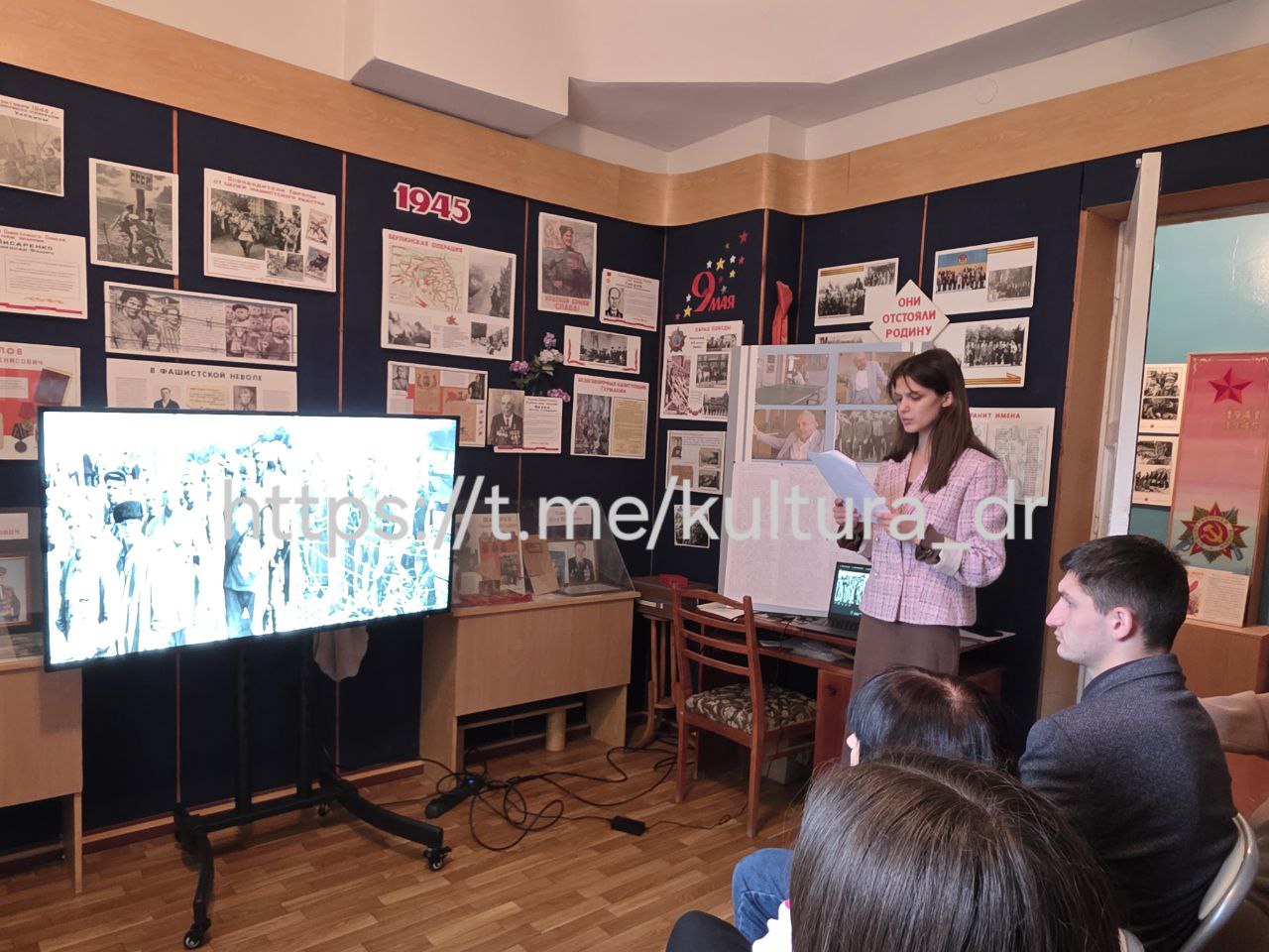 В преддверии Дня освобождения Васильевского района от немецко-фашистских захватчиков в музее ДК "Горняк" г. Днепрорудное была организована выставка, посвященная воспоминаниям Луценко А.П В преддверии Дня освобождения Васильевского района от немецко-фашистских захватчиков в музее ДК "Горняк" г. Днепрорудное была организована выставка, посвященная воспоминаниям Луценко А.П