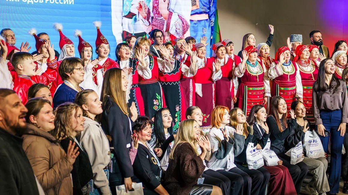 24 октября в Мелитополе прошёл Запорожский форум национального единства 24 октября в Мелитополе прошёл Запорожский форум национального единства