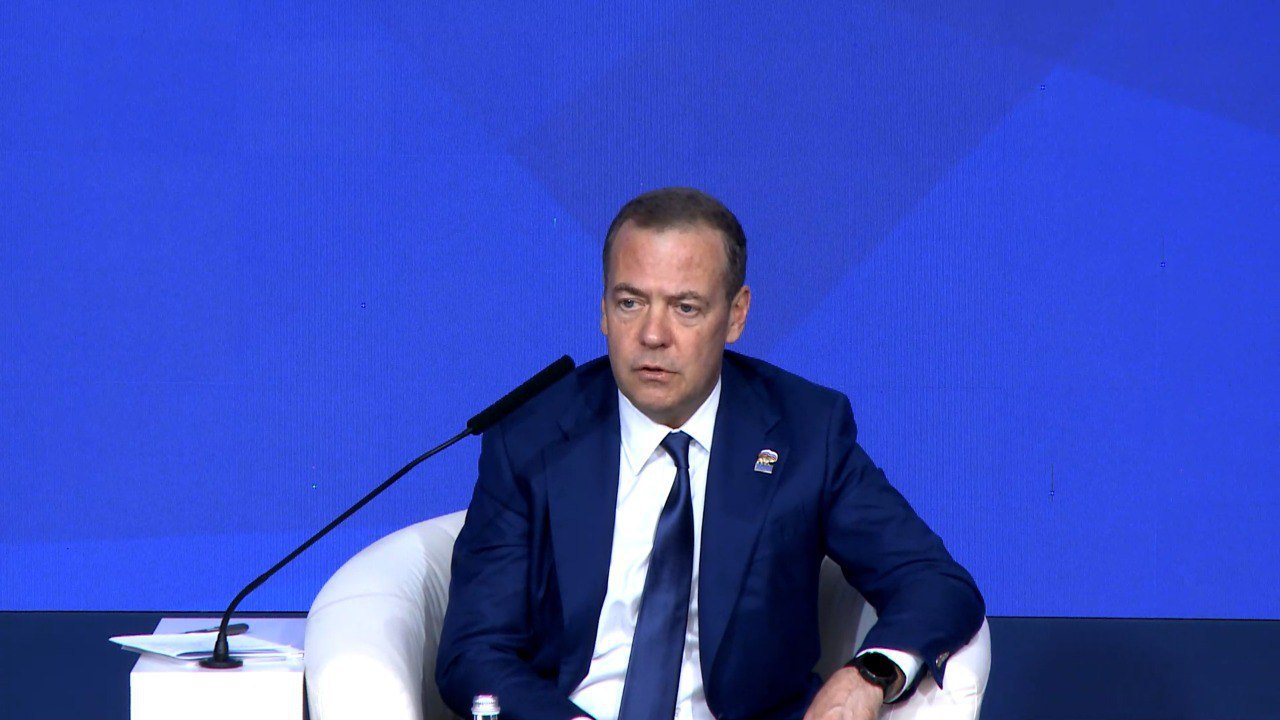 Под председательством Дмитрия Медведева прошло заседание Совета первичных отделений «Единой России»