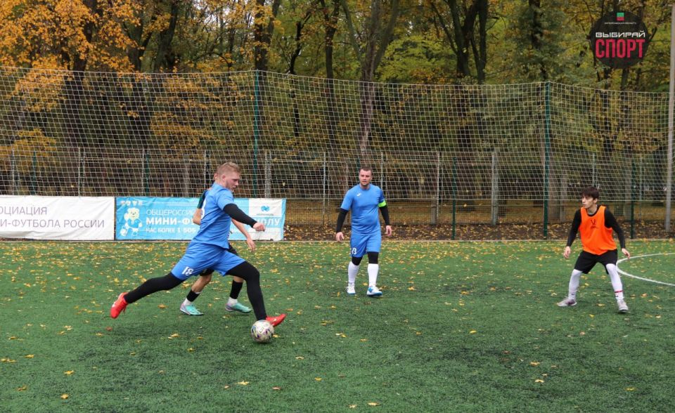 ���������� 5-�� �������� ��� ���� �� ����-������� 5�5, ����������� 80-����� ������ � ������� ������������� �����