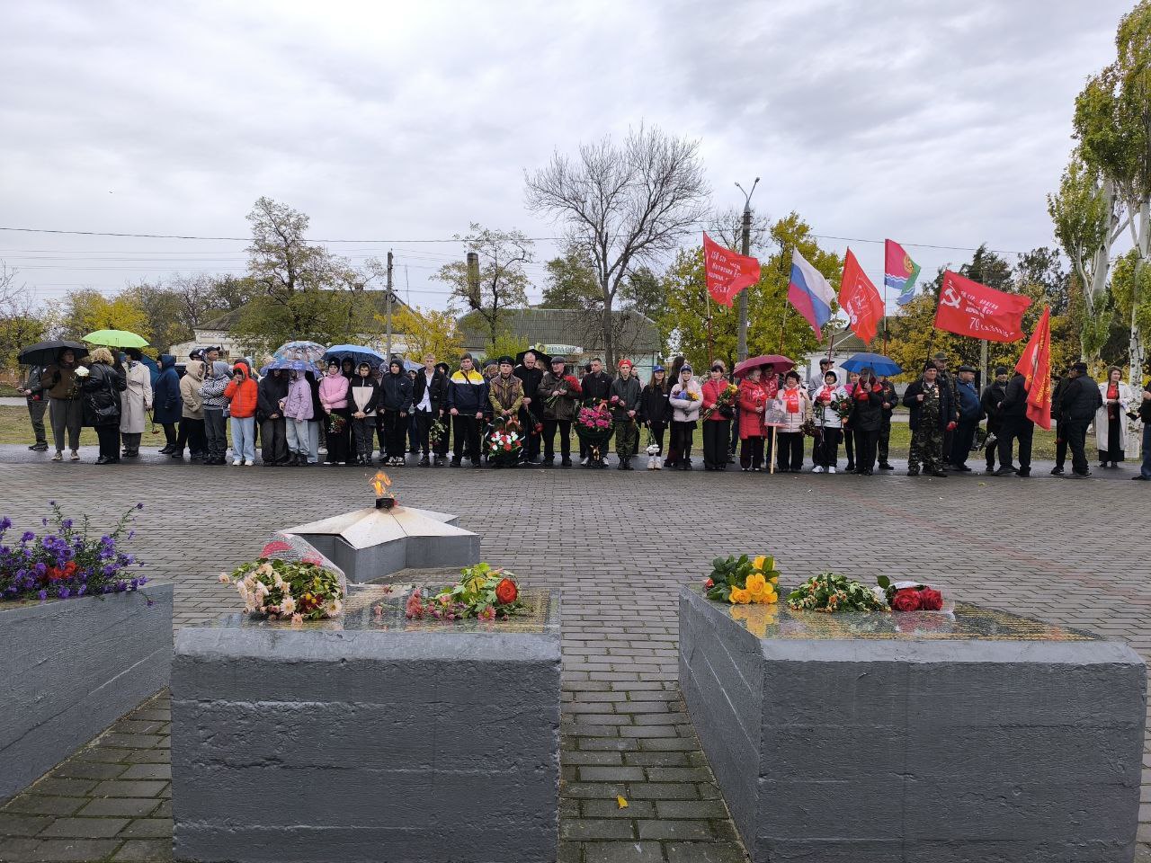 Наш общий долг — быть достойными наследниками и защищать память тех, кто совершил великий подвиг во имя нашей Родины Наш общий долг — быть достойными наследниками и защищать память тех, кто совершил великий подвиг во имя нашей Родины