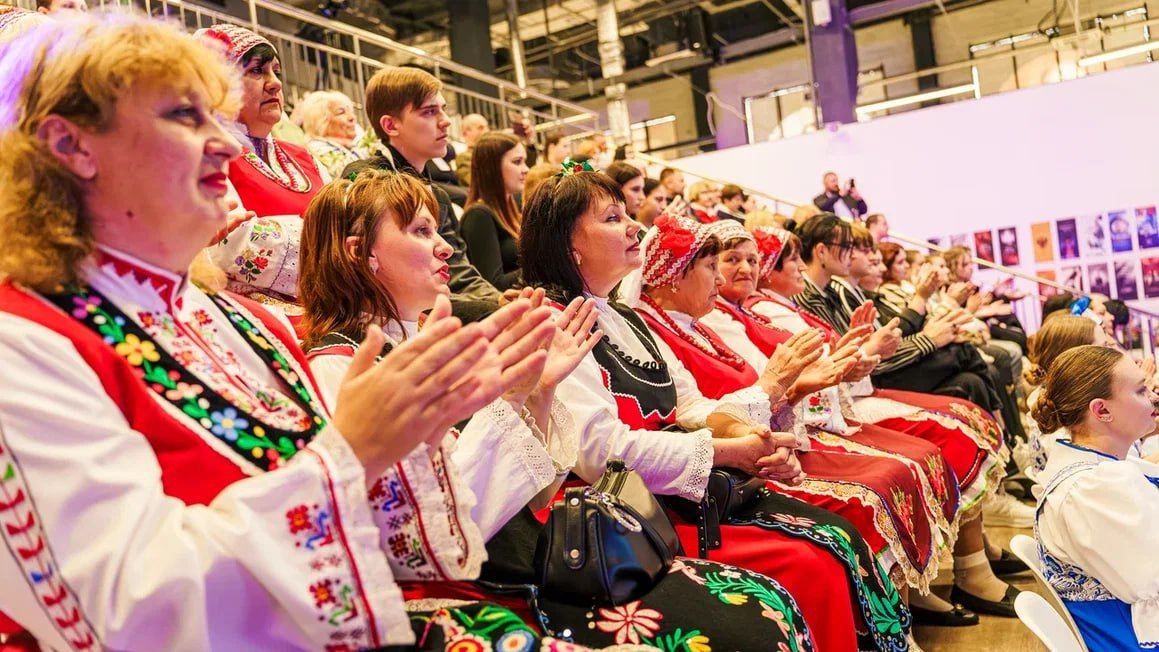 24 октября в Мелитополе прошёл Запорожский форум национального единства 24 октября в Мелитополе прошёл Запорожский форум национального единства