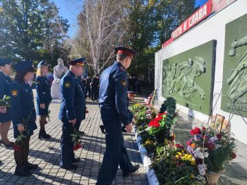 Память героев: сотрудники колонии-поселения №3 почтили освободителей Весёловского района