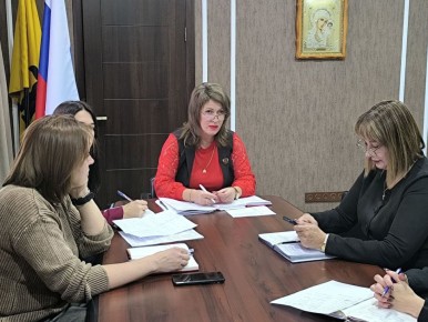 На оперативном совещании первого заместителя главы Акимовского муниципального округа обсудили вопросы доработки муниципальных программ, порядка компенсации затрат определенных категорий населения на оплату угля и других...