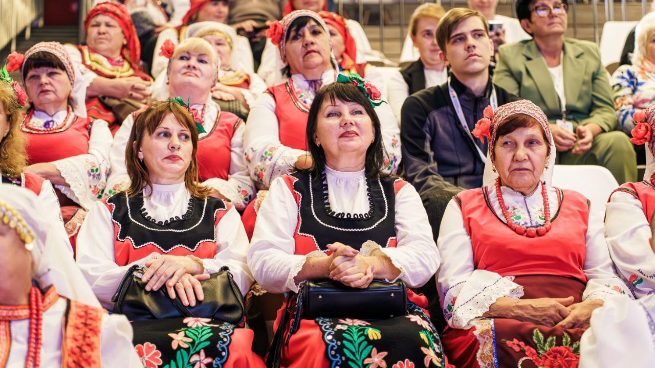 24 октября в Мелитополе прошёл Запорожский форум национального единства 24 октября в Мелитополе прошёл Запорожский форум национального единства