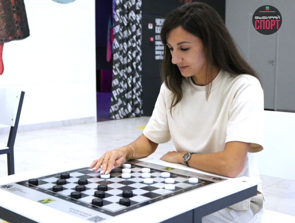 �����: 6-� ���� ����������� ����� ��������������� � ������������� �������� ����������� ������� ����������� 80-����� ������ � ������� ������������� �����