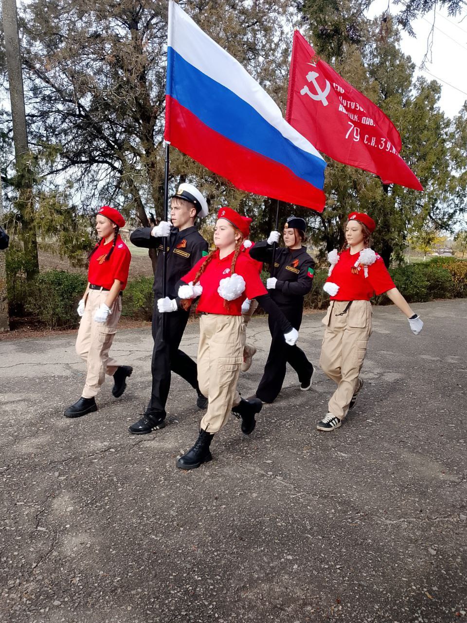 В  селе Волчанское состоялся митинг, посвящённый Дню освобождению села от немецко-фашистских захватчиков с участием Волчанской СОШ, Волчанского СК, отряда Юнармии "Патриот" и начальника Давыдовского территориального отдела...
