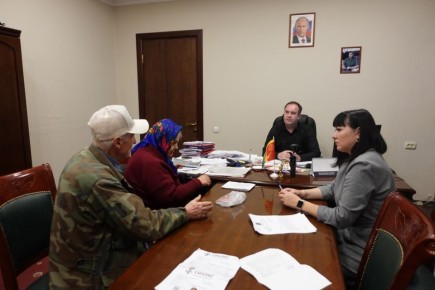 Глава Токмакского муниципального округа Александр Калмыков провел личный приём граждан