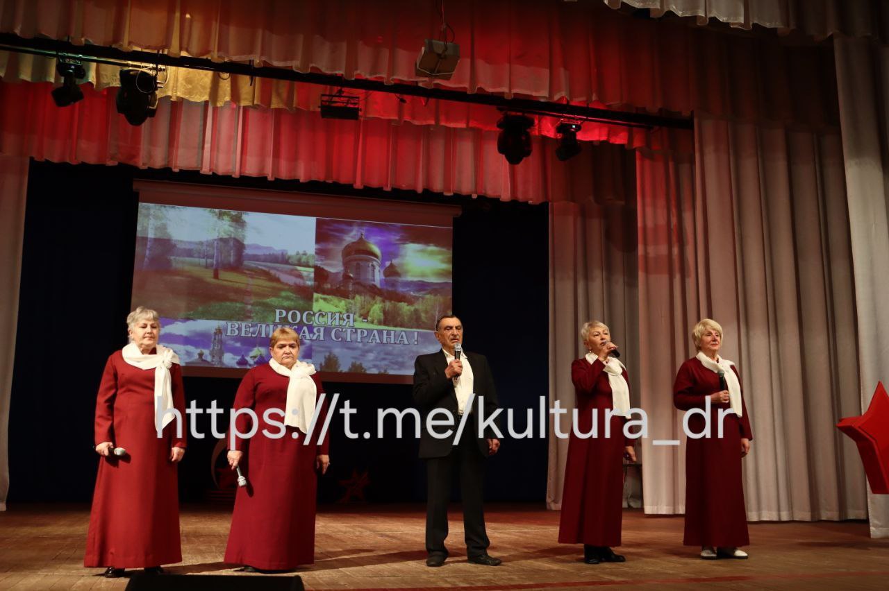 28 октября во Дворце Культуры «Горняк» прошел концерт-реквием «Эти дни в истории и в сердце…», посвященный 82-й годовщине освобождения Васильевского района от немецко-фашистских захватчиков 28 октября во Дворце Культуры «Горняк» прошел концерт-реквием «Эти дни в истории и в сердце…», посвященный 82-й годовщине освобождения Васильевского района от немецко-фашистских захватчиков