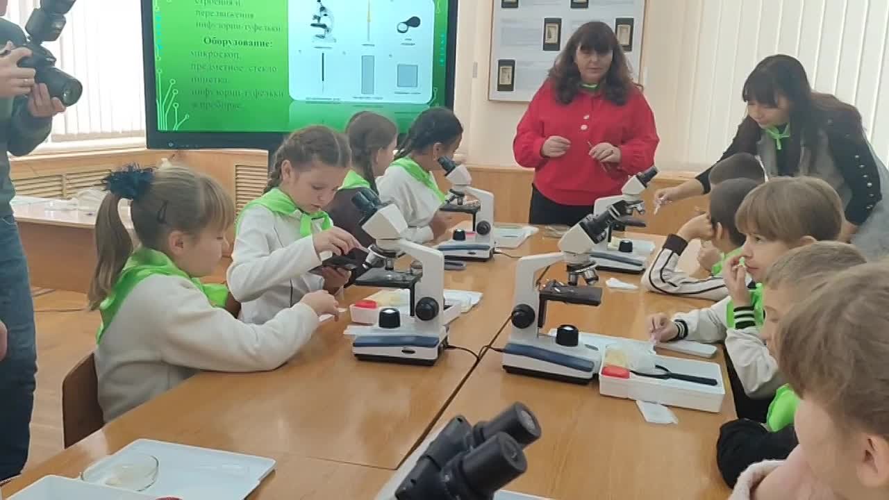 В МелГу состоялось открытие школы юного эколога, ученики, учителя и администрация Константиновской школы № 2 имени Героя Советского Союза П. Т. Одинца были приглашены на это увлекательное мероприятие