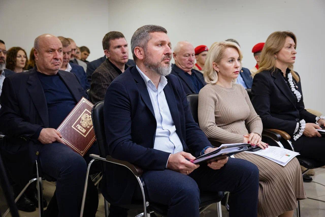 Евгений Балицкий: Благодарю жителей Запорожской области за прямое общение, всех, кто смотрел прямую трансляцию, задавал вопросы, искренне болеет душой за наш регион Евгений Балицкий: Благодарю жителей Запорожской области за прямое общение, всех, кто смотрел прямую трансляцию, задавал вопросы, искренне болеет душой за наш регион