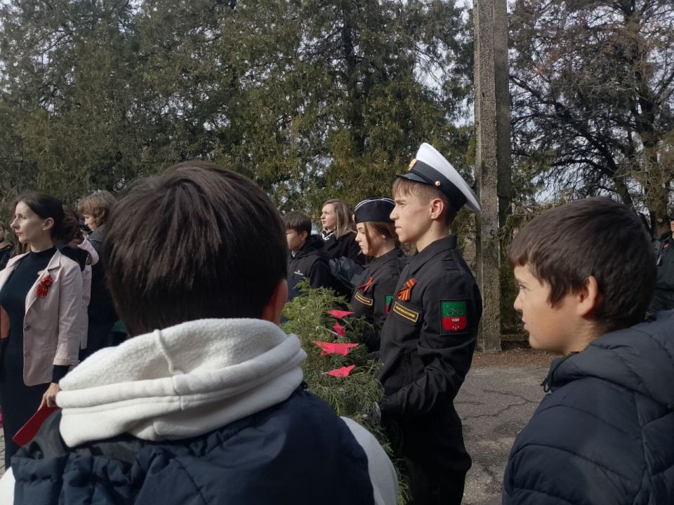 В селе Волчанское состоялся митинг, посвящённый Дню освобождению села от немецко-фашистских захватчиков с участием Волчанской СОШ, Волчанского СК, отряда Юнармии "Патриот" и начальника Давыдовского территориального отдела... В селе Волчанское состоялся митинг, посвящённый Дню освобождению села от немецко-фашистских захватчиков с участием Волчанской СОШ, Волчанского СК, отряда Юнармии "Патриот" и начальника Давыдовского территориального отдела...