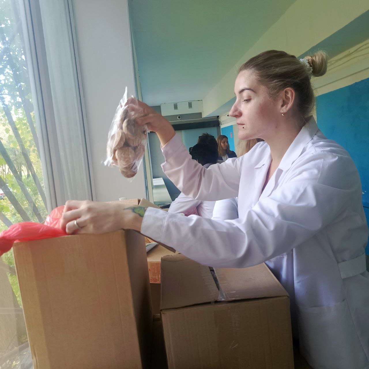 Медики Запорожской области присоединились к акции взаимопомощи #МЫВМЕСТЕ ко Дню народного единства Медики Запорожской области присоединились к акции взаимопомощи #МЫВМЕСТЕ ко Дню народного единства