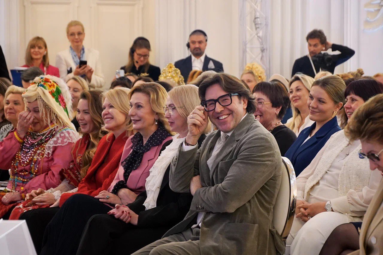 Статс-секретарь – заместитель Министра обороны РФ, председатель фонда «Защитники Отечества» Анна Цивилева приняла участие в церемонии награждения конкурса «Женщины за сохранение традиций» Статс-секретарь – заместитель Министра обороны РФ, председатель фонда «Защитники Отечества» Анна Цивилева приняла участие в церемонии награждения конкурса «Женщины за сохранение традиций»