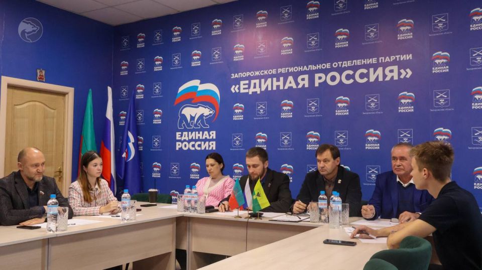 Председатель регионального совета сторонников Евгений Маркелов провел плановое заседание в штабе «Единая Россия»