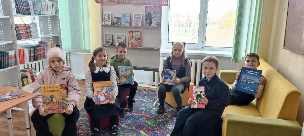 28 октября участники Инзовского сельского клуба посетили школьную библиотеку