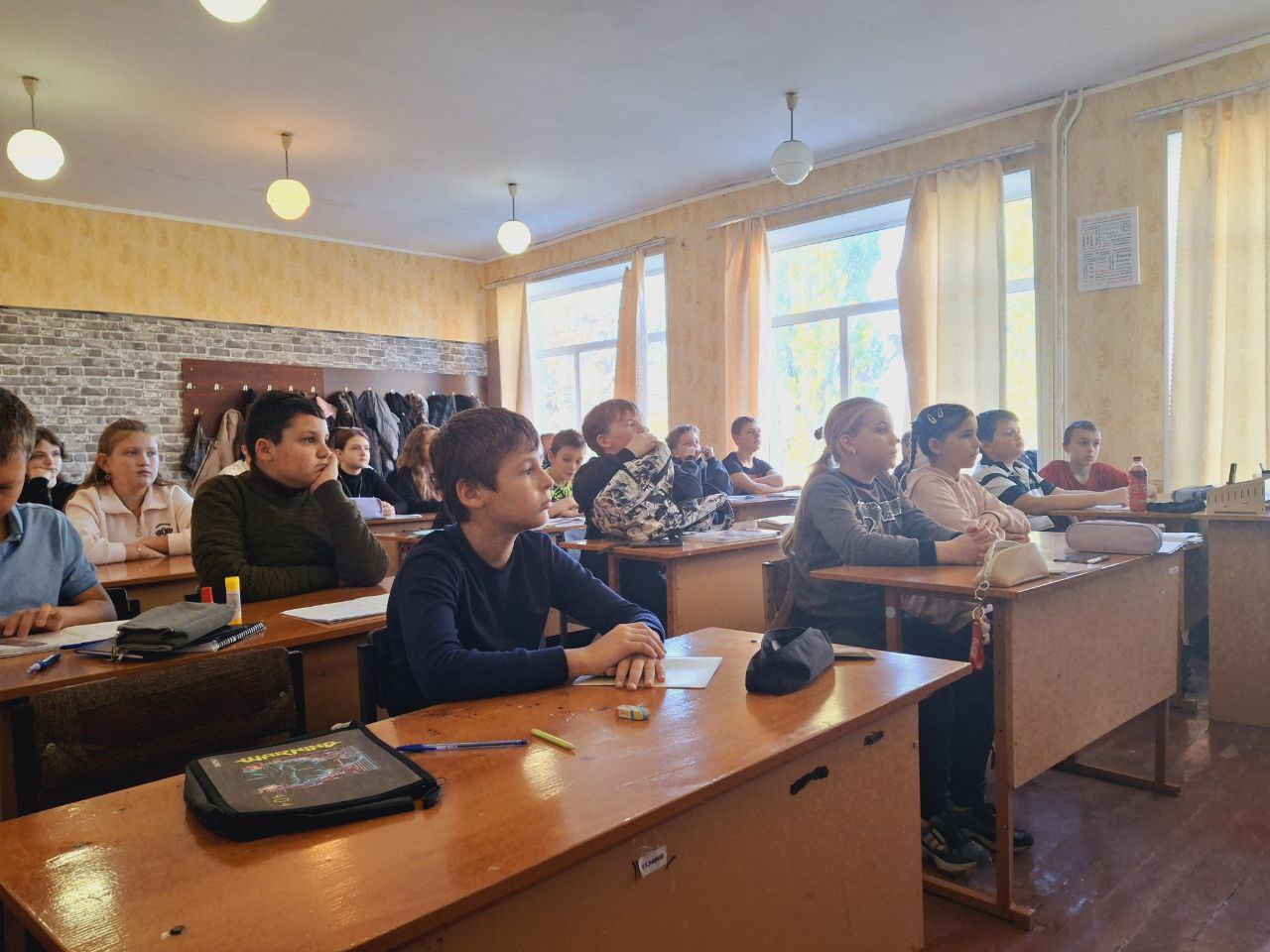 Сотрудники Отдела Госавтоинспекции ОМВД России «Васильевский» организовали для школьников познавательный мастер-класс под названием «Засветись ради жизни!» Сотрудники Отдела Госавтоинспекции ОМВД России «Васильевский» организовали для школьников познавательный мастер-класс под названием «Засветись ради жизни!»