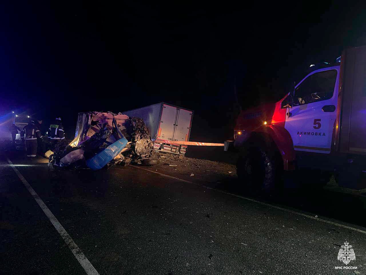 Два человека погибло в результате столкновения двух грузовиков в Акимовском МО