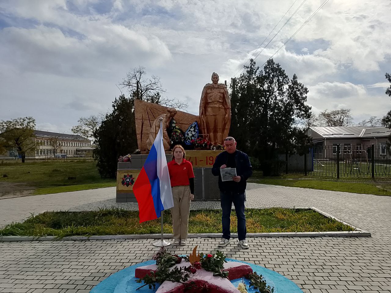 В селе Волчанское прошёл митинг, посвящённый освобождению села от фашистских захватчиков В селе Волчанское прошёл митинг, посвящённый освобождению села от фашистских захватчиков