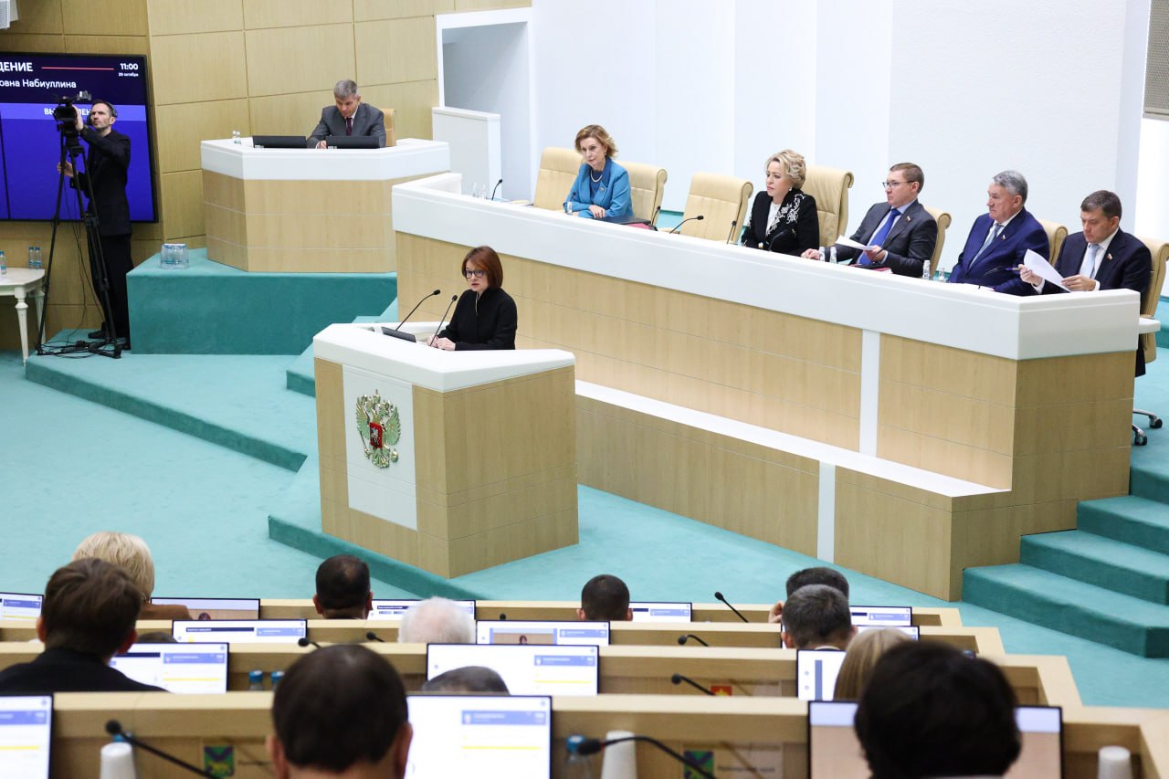 Дмитрий Ворона: Сегодня на правительственном часе в Совете Федерации задал вопрос Эльвире Сахипзадовне Набиуллиной по поводу повышения доступности финансовых услуг в отдаленных регионах России и, конечно же, в воссоединенных...