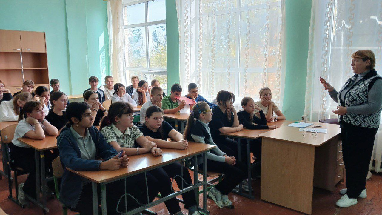 Учебные дни в ГБУ ОО ЗО "Орловская СОШ" всегда полны увлекательно-познавательных мероприятий - наставники стараются дать ребятам максимум знаний Учебные дни в ГБУ ОО ЗО "Орловская СОШ" всегда полны увлекательно-познавательных мероприятий - наставники стараются дать ребятам максимум знаний