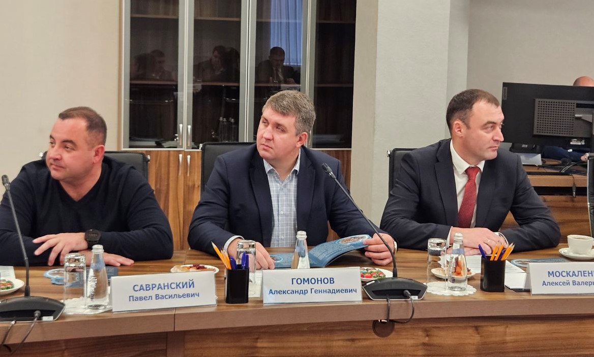 Министр энергетики Запорожской области Александр Гомонов и Первый заместитель Министра Алексей Москаленко приняли участие в межрегиональном семинар-совещании по вопросам развития ТЭК