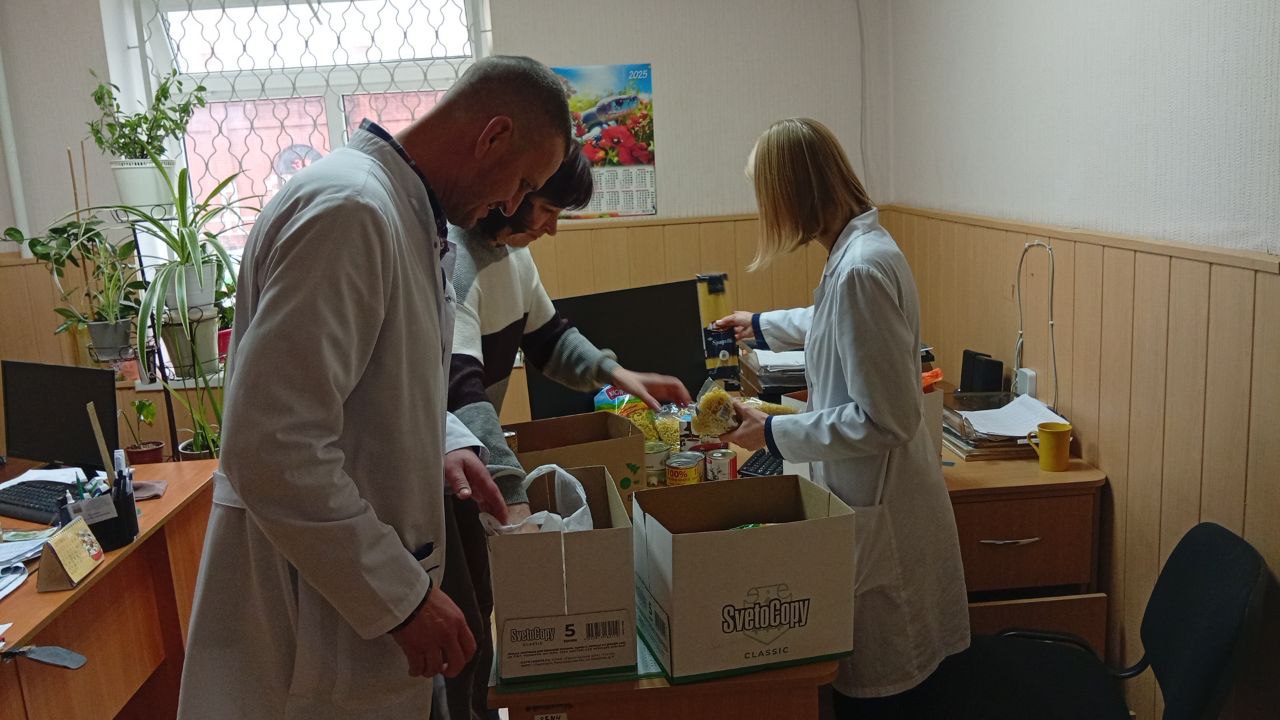 Медики Запорожской области присоединились к акции взаимопомощи #МЫВМЕСТЕ ко Дню народного единства Медики Запорожской области присоединились к акции взаимопомощи #МЫВМЕСТЕ ко Дню народного единства