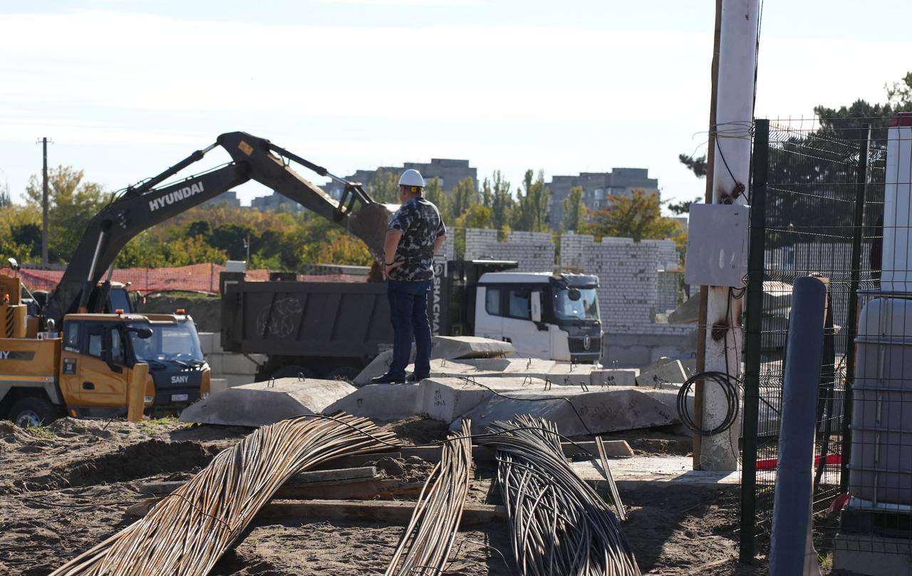 Евгений Балицкий: Недалеко от педиатрического центра полным ходом идет строительство дома-интерната на 100 мест для постоянного проживания граждан пенсионного возраста и инвалидов Евгений Балицкий: Недалеко от педиатрического центра полным ходом идет строительство дома-интерната на 100 мест для постоянного проживания граждан пенсионного возраста и инвалидов