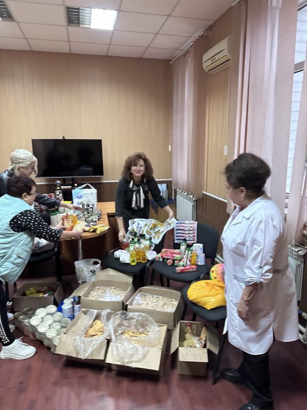 Медики Запорожской области присоединились к акции взаимопомощи #МЫВМЕСТЕ ко Дню народного единства Медики Запорожской области присоединились к акции взаимопомощи #МЫВМЕСТЕ ко Дню народного единства